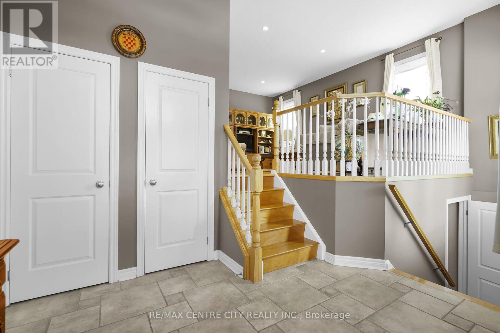 9 Willard Crescent, Middlesex Centre, Ontario  N0L 1R0 - Photo 7 - X12415100