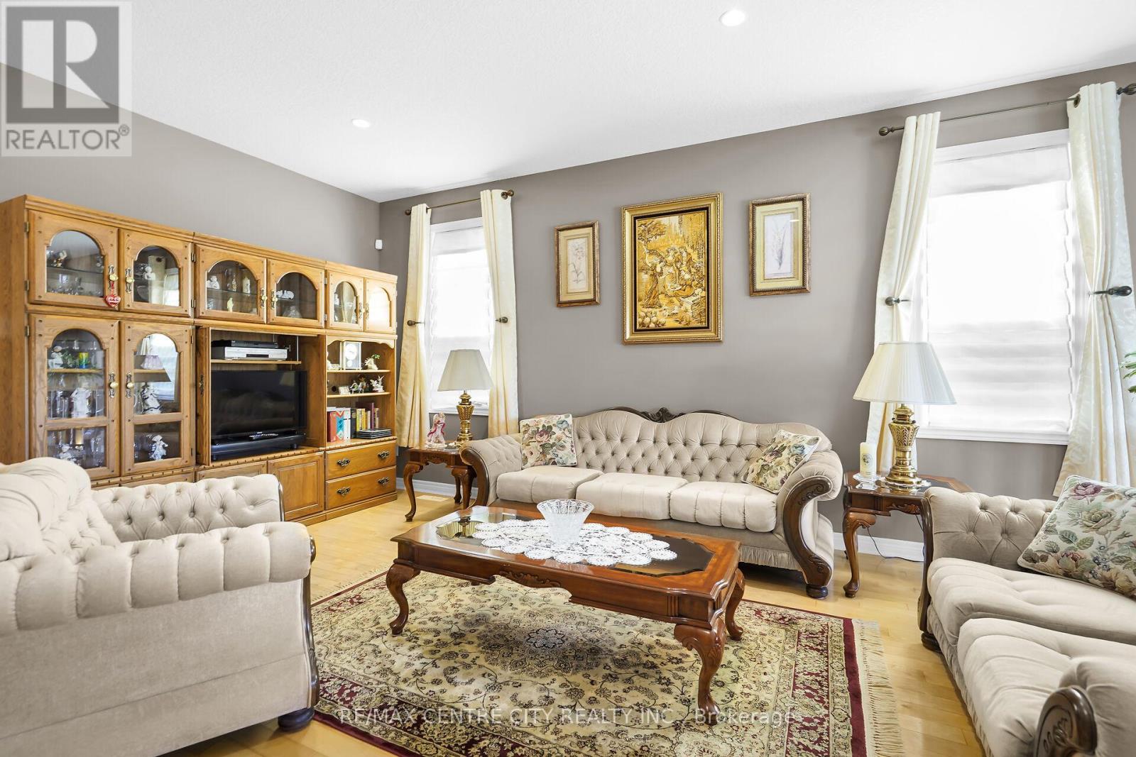 9 Willard Crescent, Middlesex Centre, Ontario  N0L 1R0 - Photo 8 - X12415100