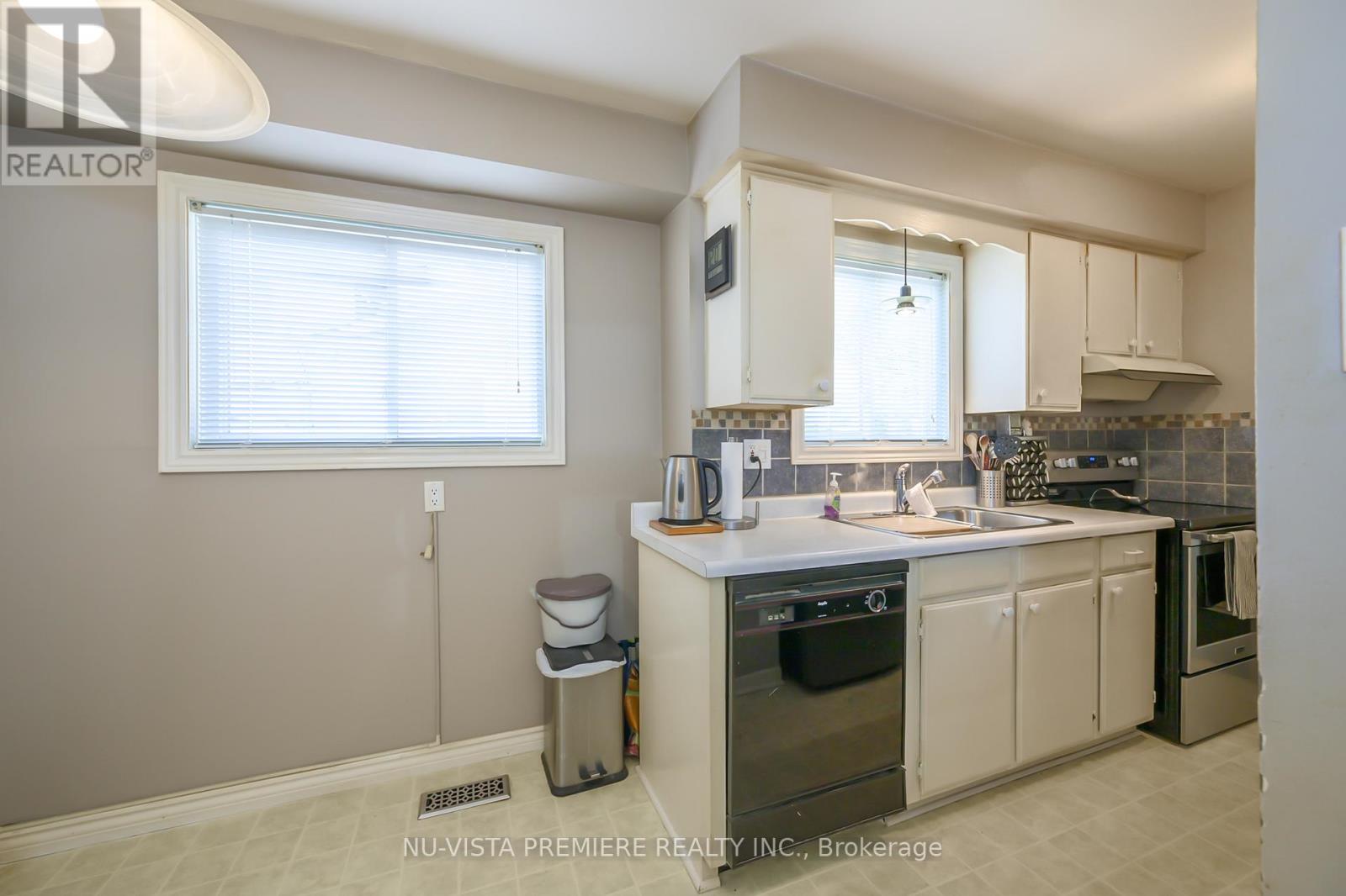195 Banbury Road, London South, Ontario  N5Z 4M1 - Photo 12 - X12415121
