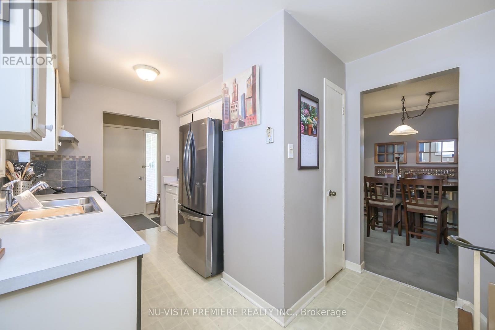 195 Banbury Road, London South, Ontario  N5Z 4M1 - Photo 13 - X12415121