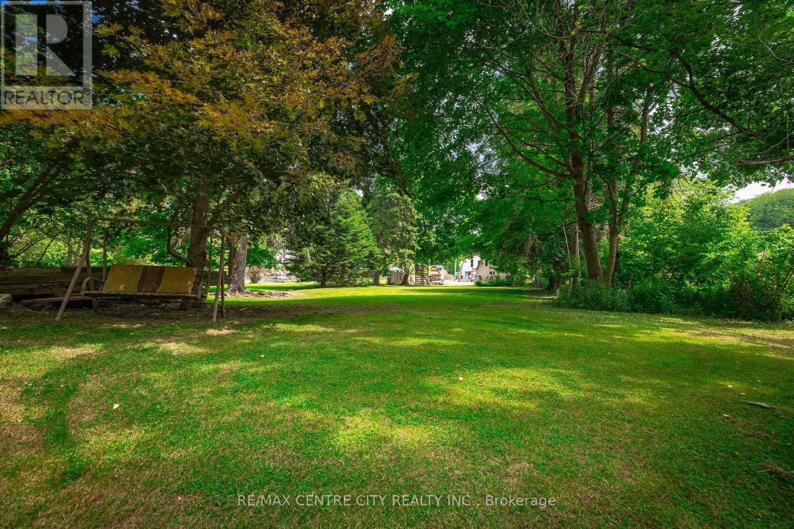 15 Sunset Drive, St. Thomas, Ontario  N5P 2J5 - Photo 32 - X12415123