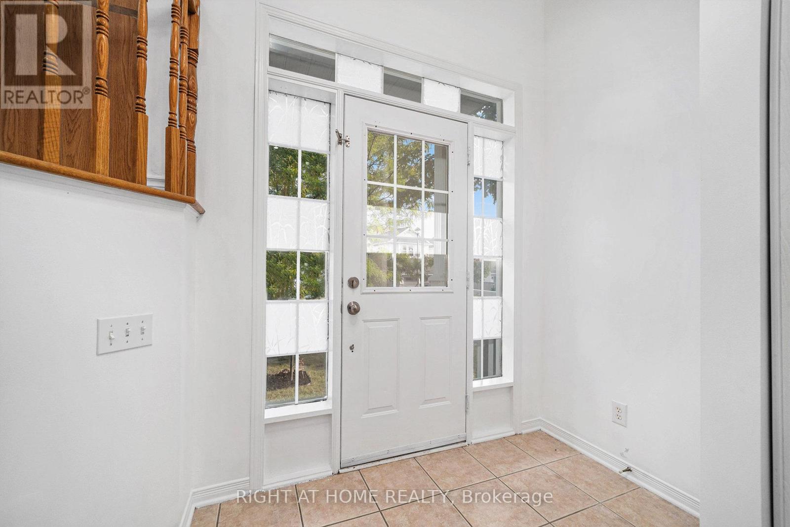 116 Calaveras Avenue, Ottawa, Ontario  K2J 4Z7 - Photo 4 - X12415005