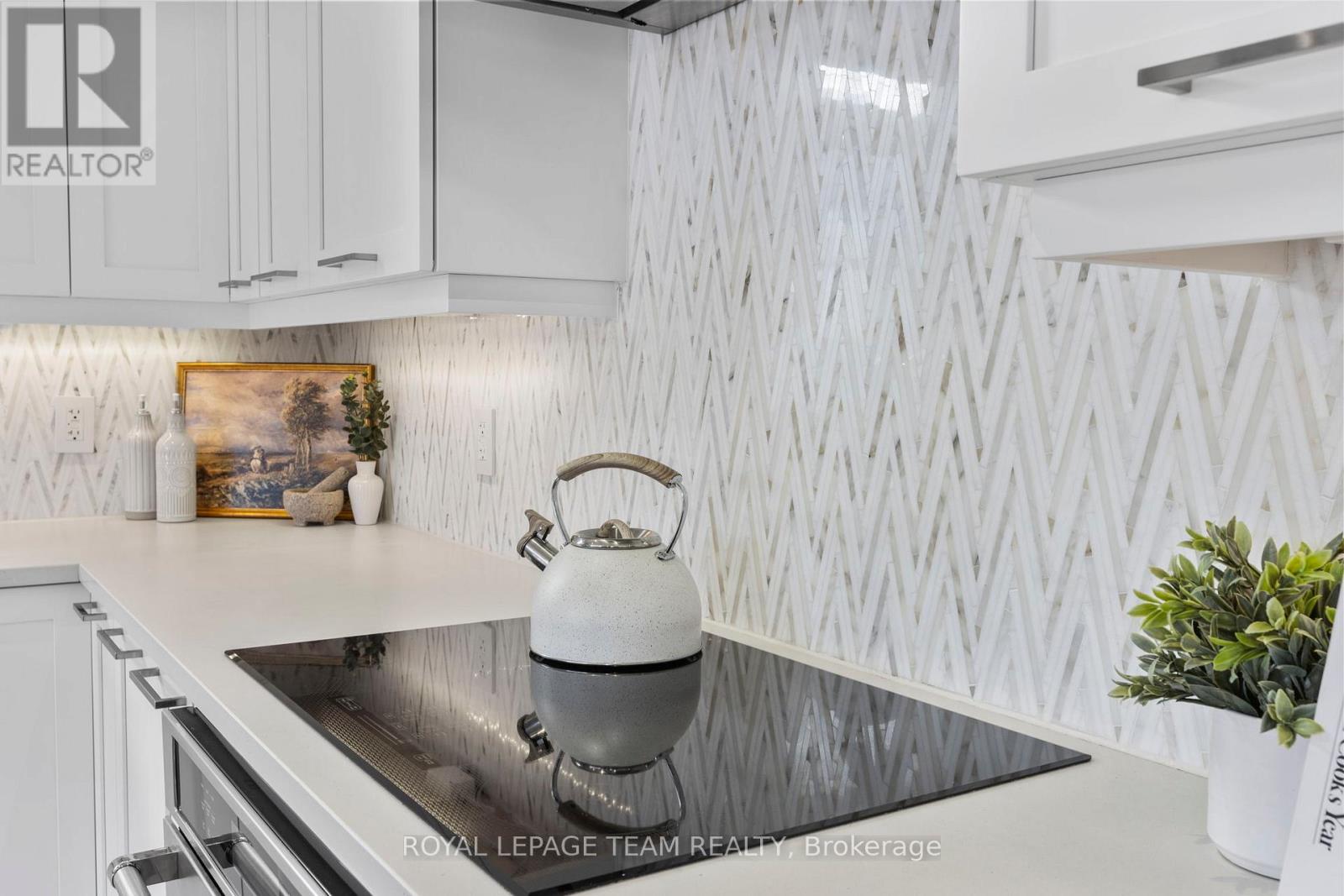 304 Long Acres Street, Ottawa, Ontario  K2M 0H1 - Photo 17 - X12415027