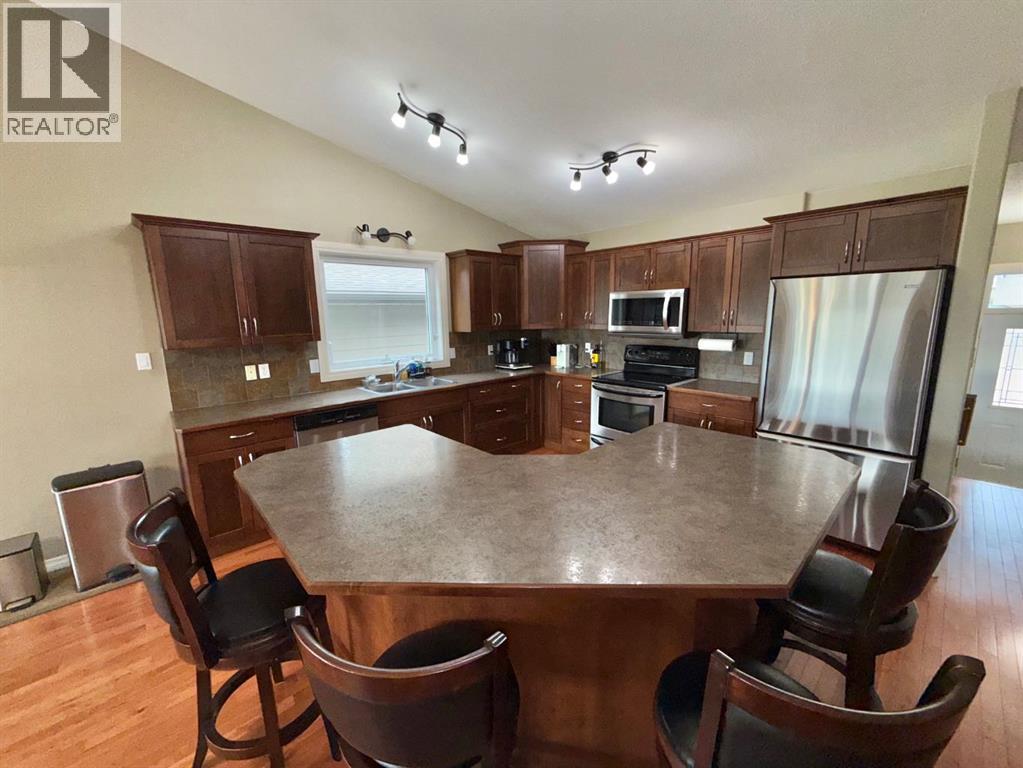 565 Edinburgh Road W, Lethbridge, Alberta  T1J 4E2 - Photo 12 - A2242232