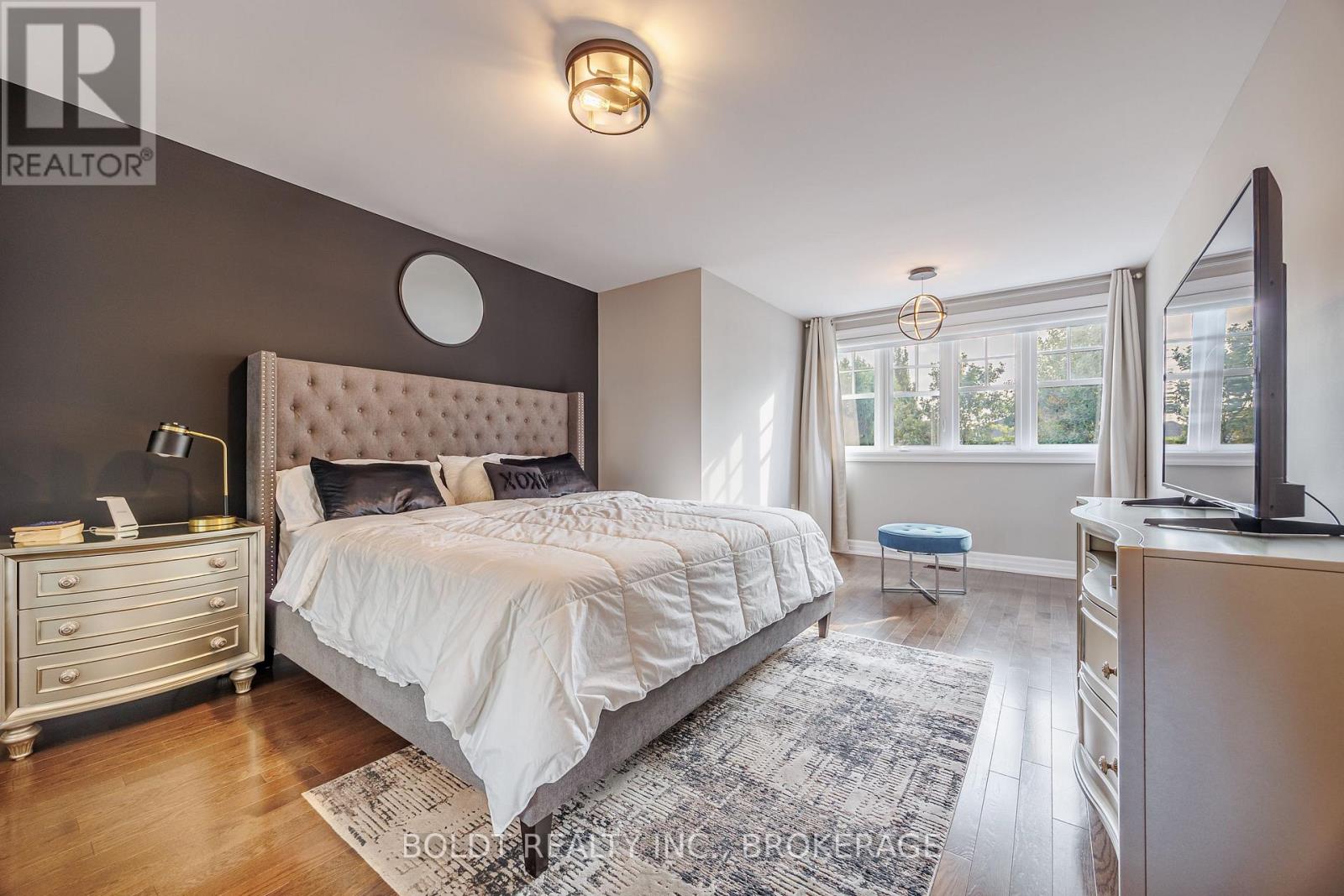 28 Windsor Circle, Niagara-On-The-Lake, Ontario  L0S 1J0 - Photo 17 - X12415015