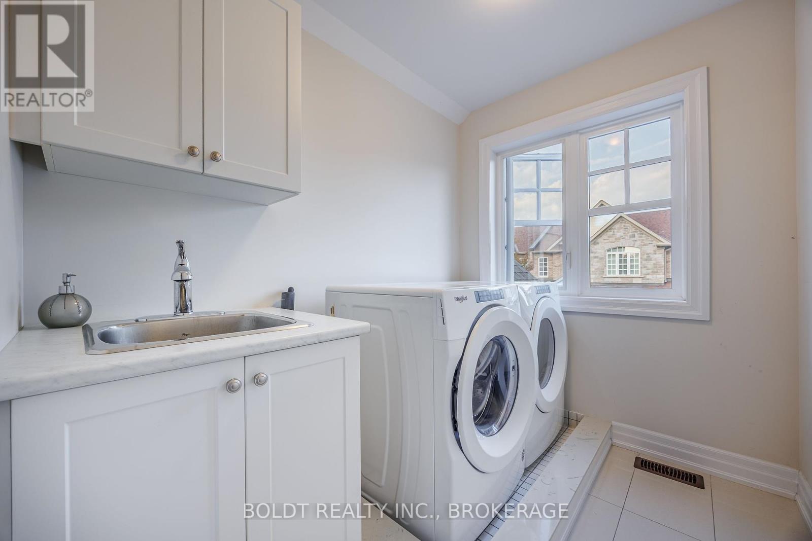 28 Windsor Circle, Niagara-On-The-Lake, Ontario  L0S 1J0 - Photo 20 - X12415015