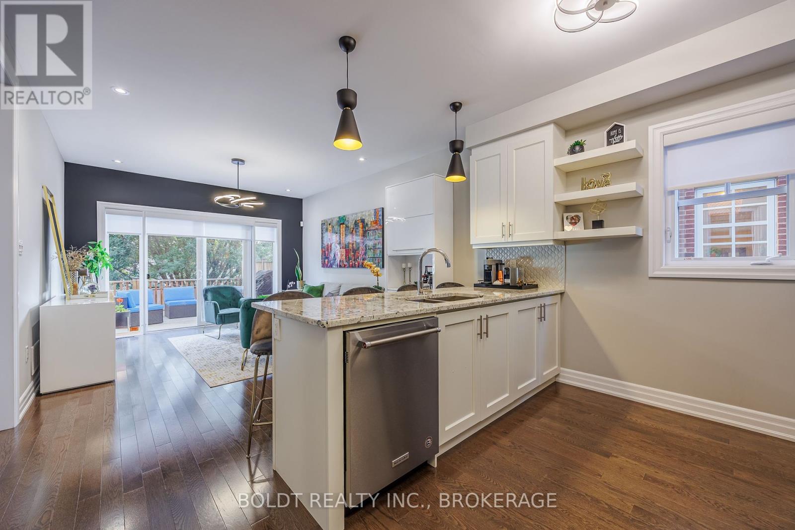 28 Windsor Circle, Niagara-On-The-Lake, Ontario  L0S 1J0 - Photo 8 - X12415015