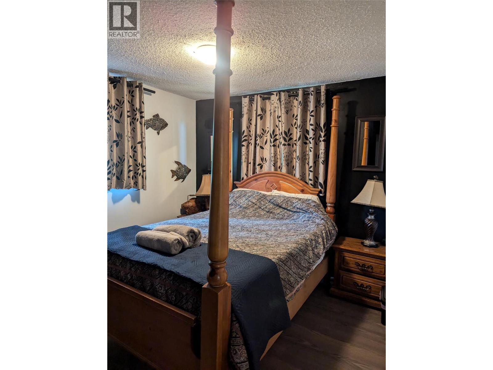 7780 Bentley Road, Anglemont, British Columbia  V0E 1M8 - Photo 19 - 10363441