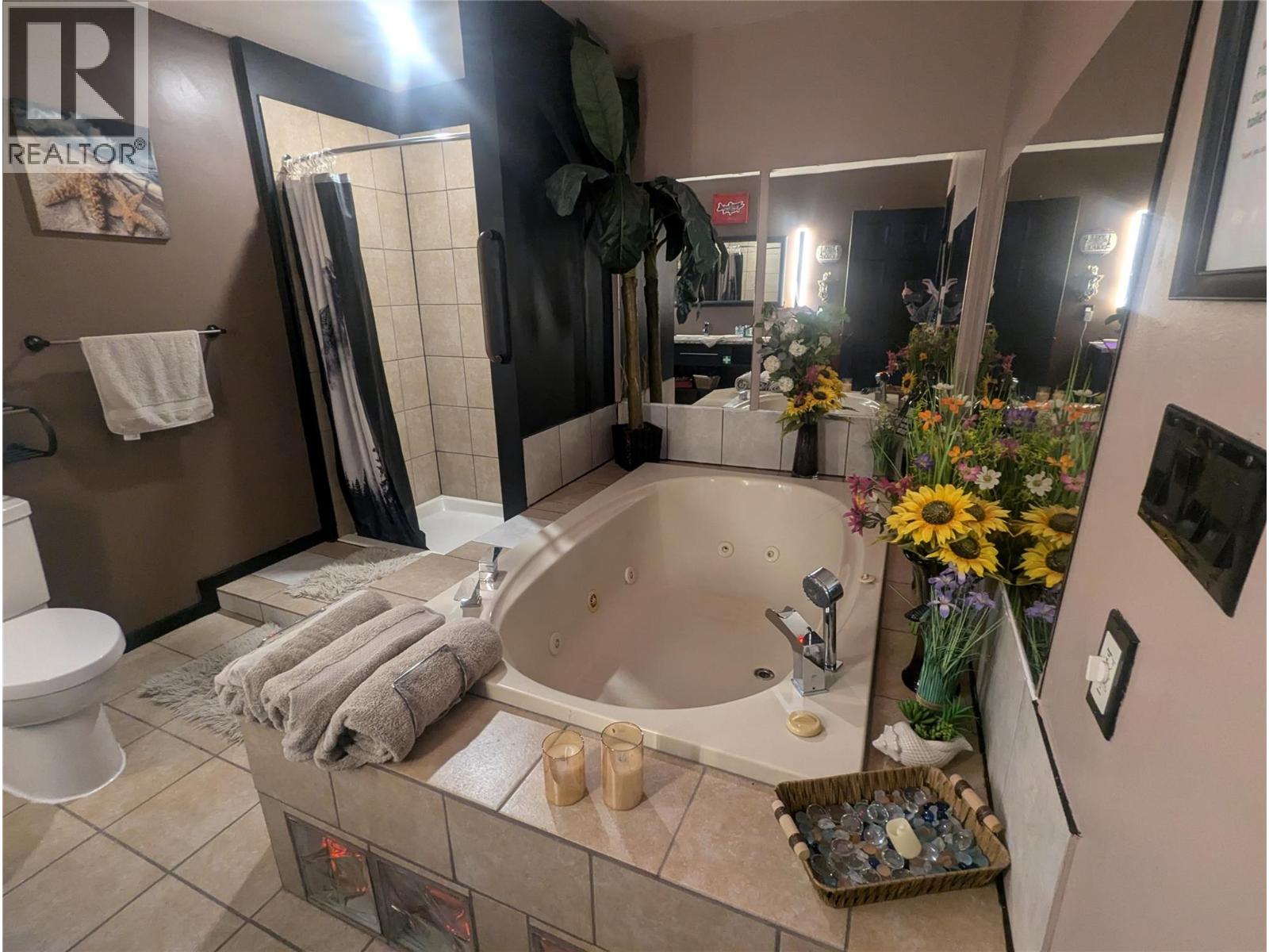 7780 Bentley Road, Anglemont, British Columbia  V0E 1M8 - Photo 24 - 10363441