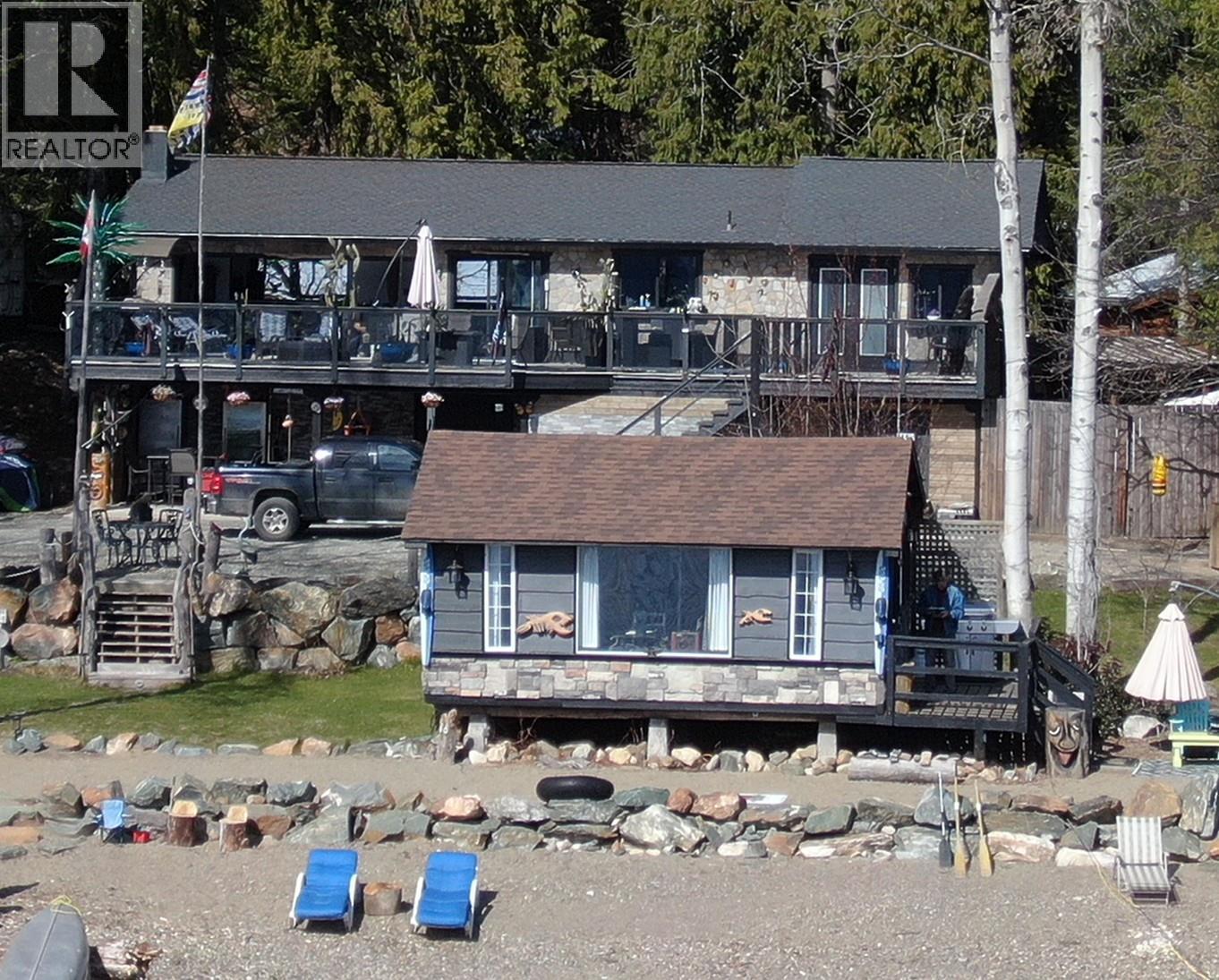 7780 Bentley Road, Anglemont, British Columbia  V0E 1M8 - Photo 2 - 10363441