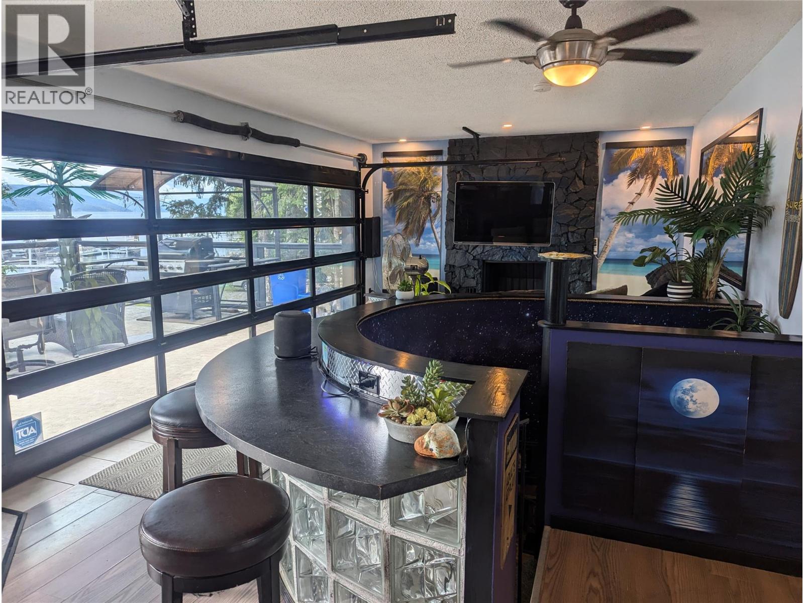 7780 Bentley Road, Anglemont, British Columbia  V0E 1M8 - Photo 16 - 10363441