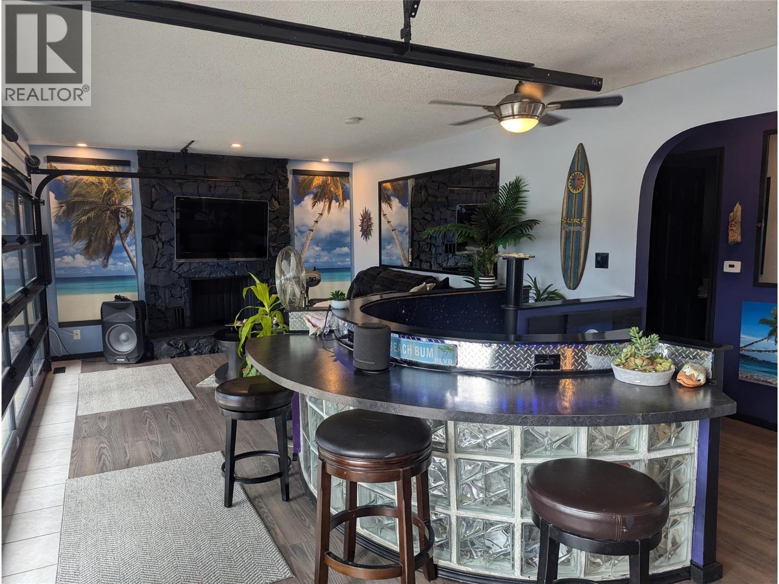 7780 Bentley Road, Anglemont, British Columbia  V0E 1M8 - Photo 6 - 10363441