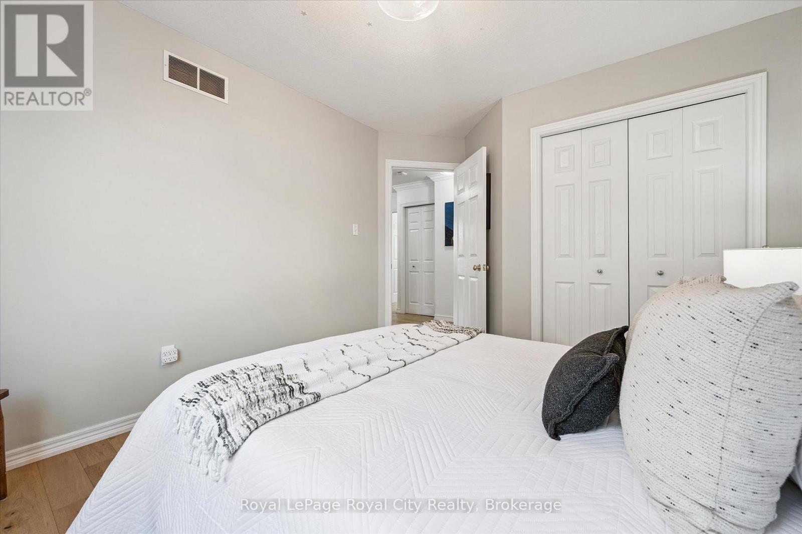 678 Mortimer Drive, Cambridge, Ontario  N3H 5R6 - Photo 32 - X12415115