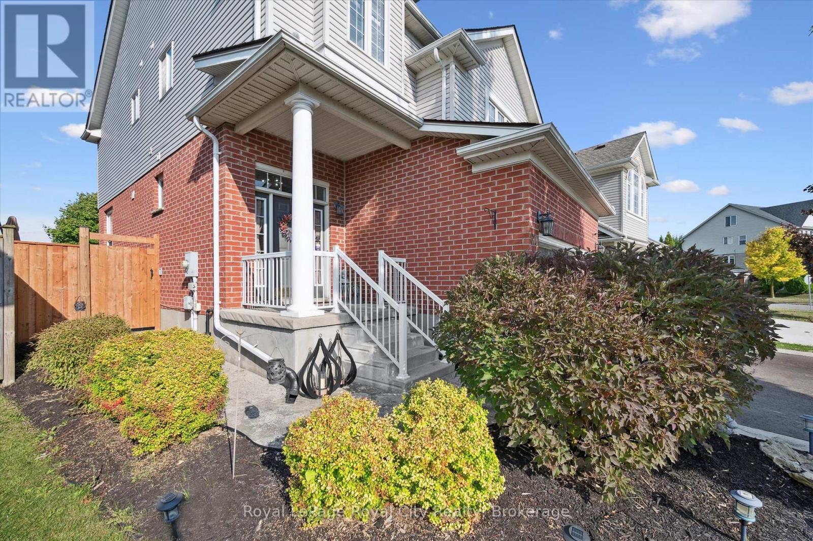 678 Mortimer Drive, Cambridge, Ontario  N3H 5R6 - Photo 4 - X12415115