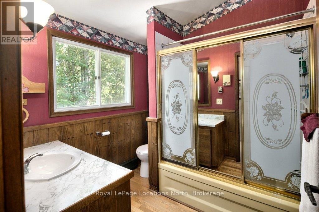 112 Cameron Street, Blue Mountains, Ontario  N0H 2P0 - Photo 11 - X12415157