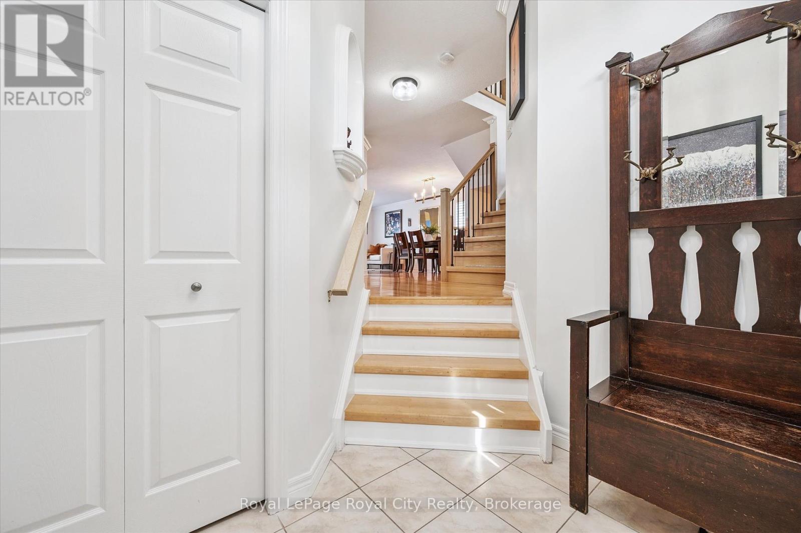 678 Mortimer Drive, Cambridge, Ontario  N3H 5R6 - Photo 7 - X12415115