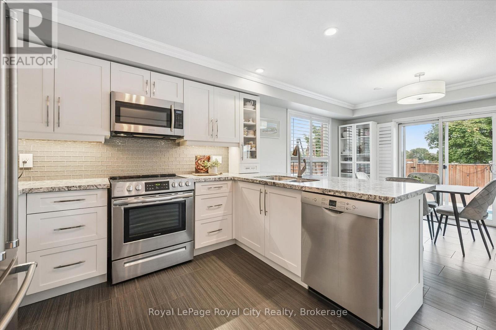 678 Mortimer Drive, Cambridge, Ontario  N3H 5R6 - Photo 18 - X12415115