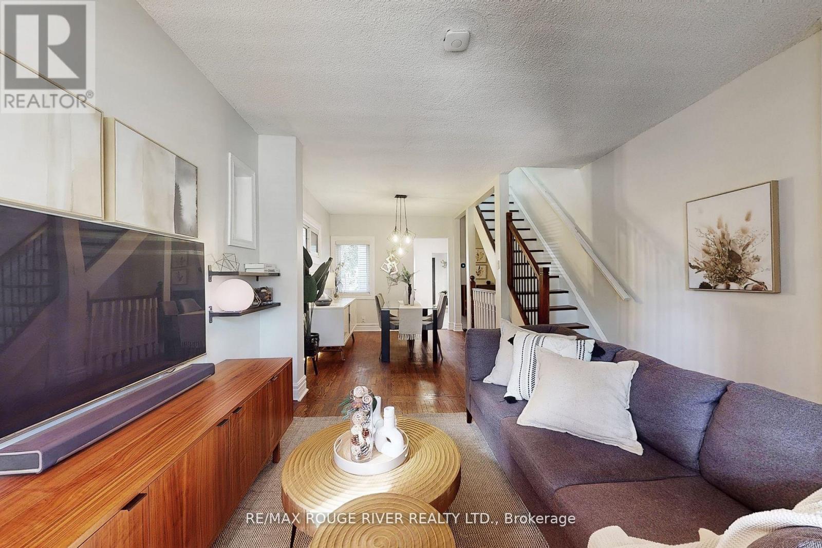 512 Main Street, Toronto, Ontario  M4C 4Y4 - Photo 7 - E12414923