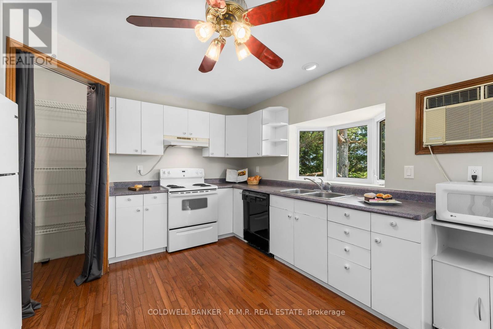 550 Angeline Street N, Kawartha Lakes (Ops), Ontario  K9V 4R1 - Photo 19 - X12291596