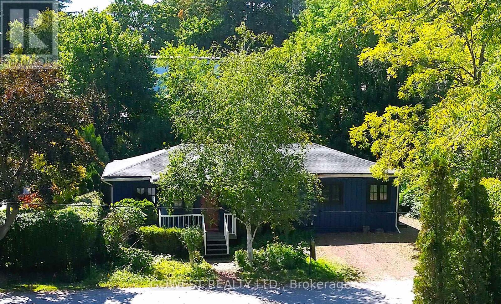 98 Delater Street, Niagara-On-The-Lake (Town), Ontario  L0S 1J0 - Photo 3 - X12412707