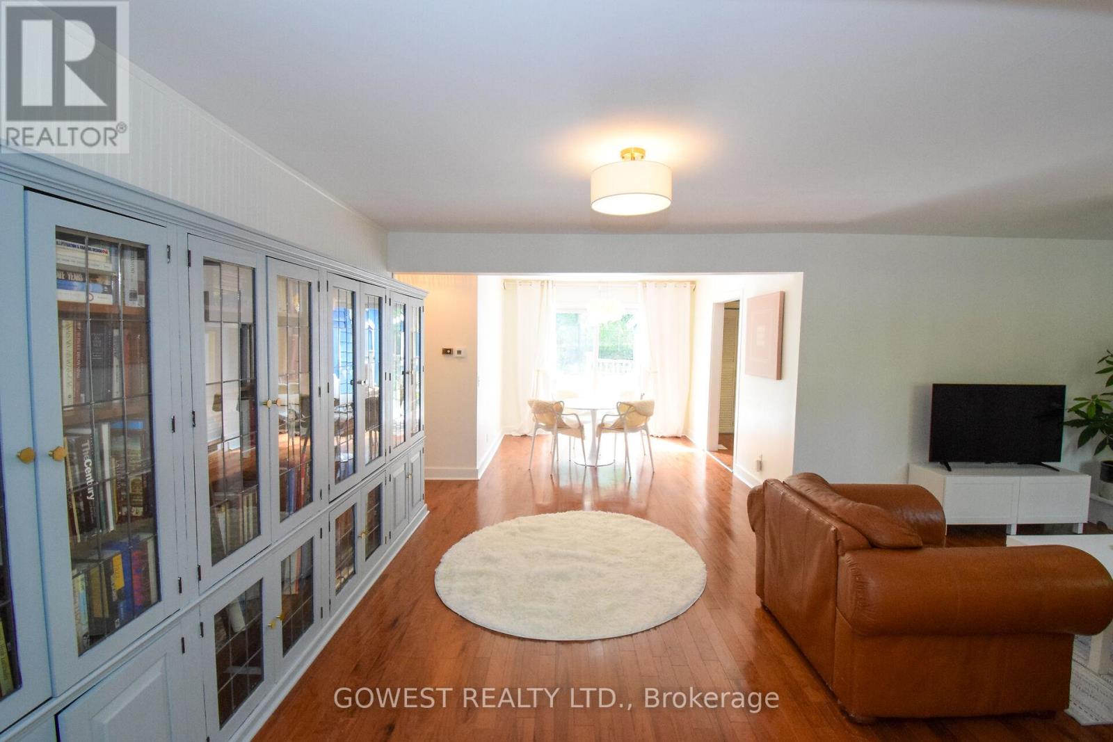 98 Delater Street, Niagara-On-The-Lake (Town), Ontario  L0S 1J0 - Photo 4 - X12412707