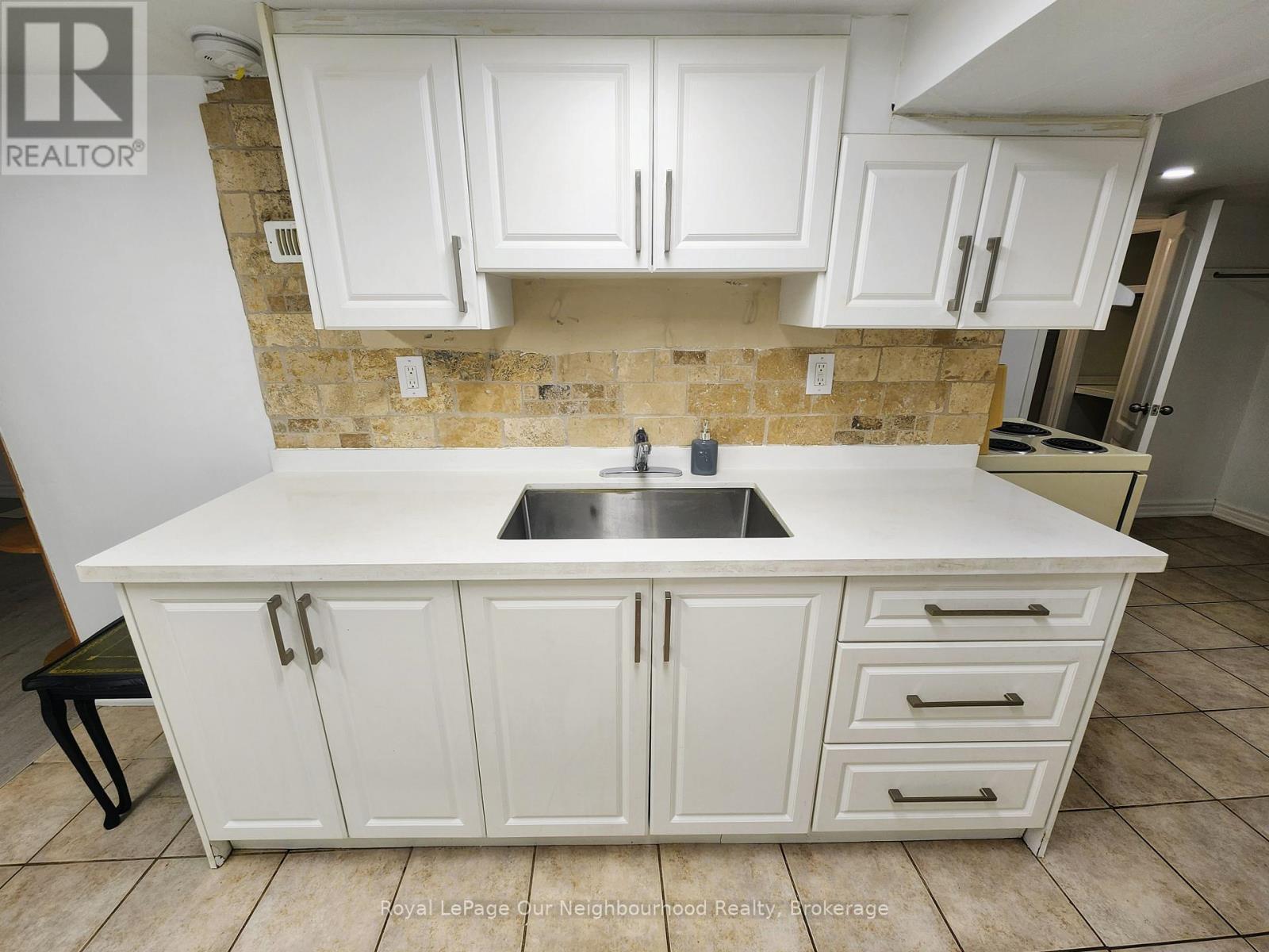 Lower - 225 Fourth Avenue, Oshawa, Ontario  L1H 3L6 - Photo 4 - E12415107