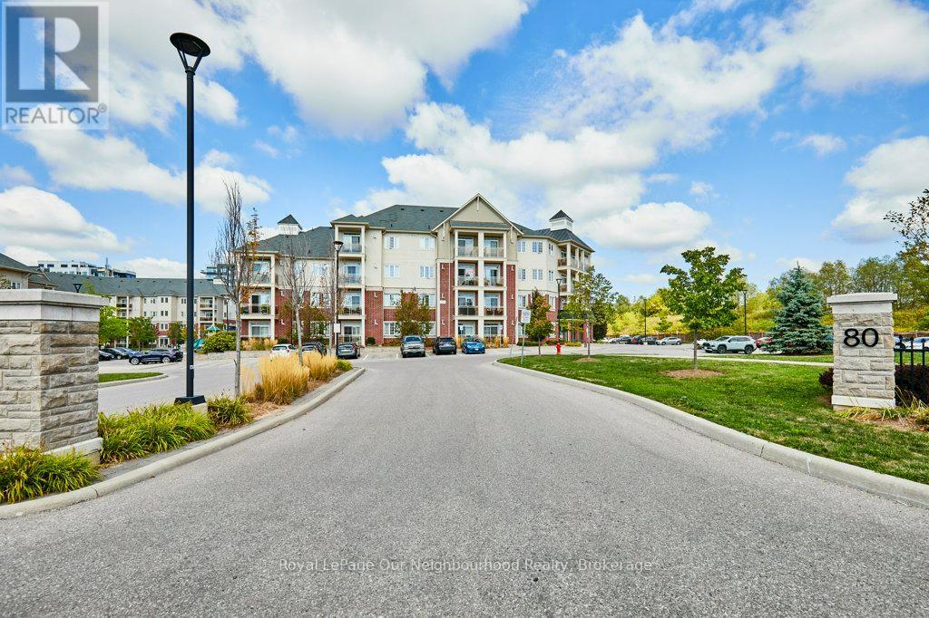 422 - 80 Aspen Springs Drive, Clarington, Ontario  L1C 0V4 - Photo 1 - E12414508