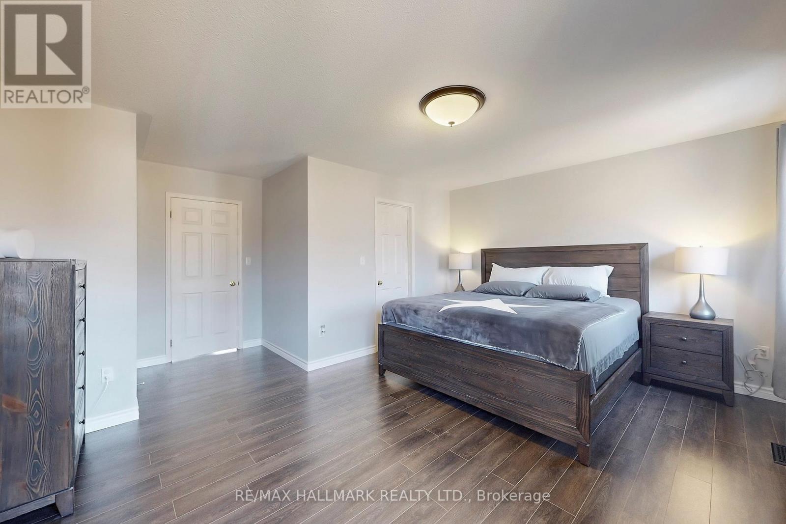 10 Chambersburg Way, Whitchurch-Stouffville (Stouffville), Ontario  L4A 0P3 - Photo 23 - N12414909