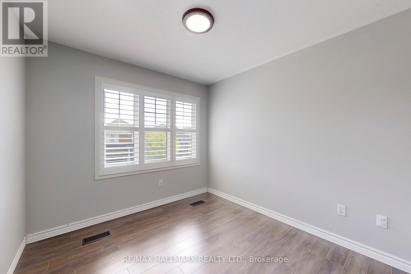 10 Chambersburg Way, Whitchurch-Stouffville (Stouffville), Ontario  L4A 0P3 - Photo 26 - N12414909