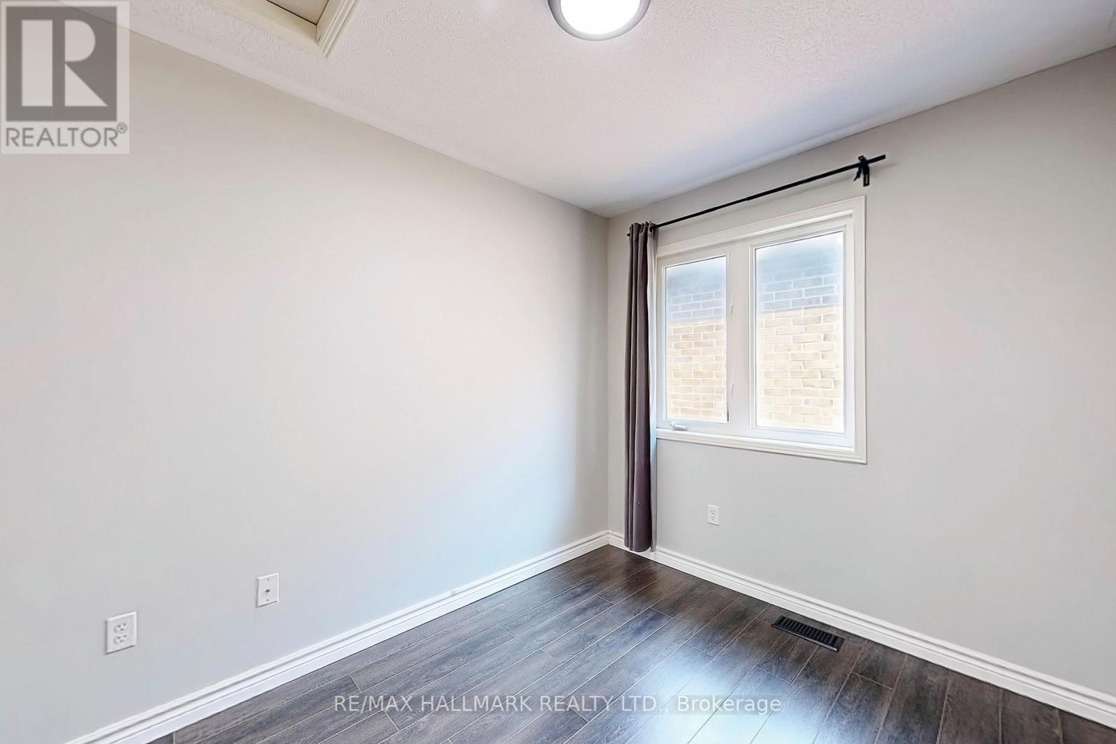 10 Chambersburg Way, Whitchurch-Stouffville (Stouffville), Ontario  L4A 0P3 - Photo 28 - N12414909