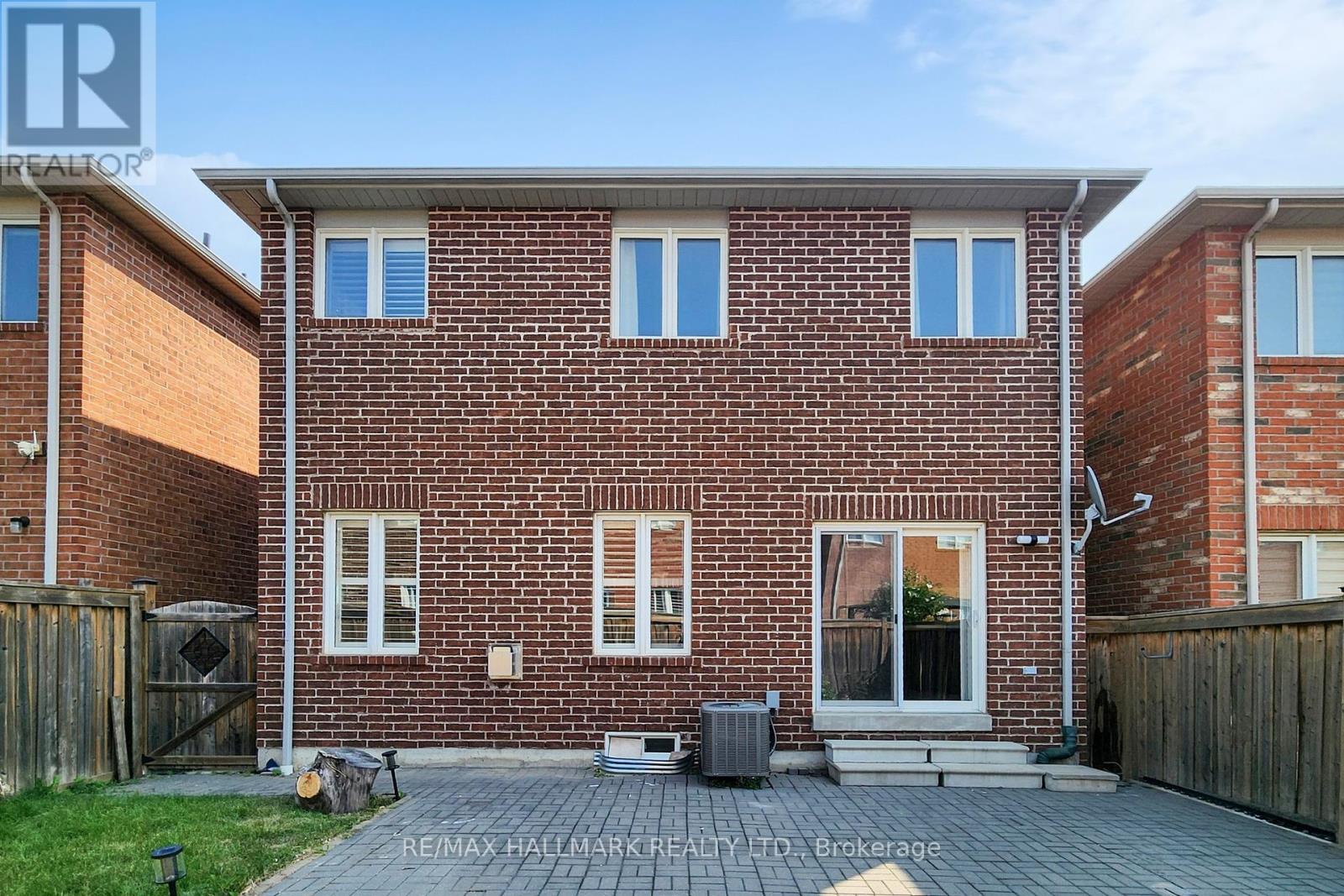 10 Chambersburg Way, Whitchurch-Stouffville (Stouffville), Ontario  L4A 0P3 - Photo 42 - N12414909