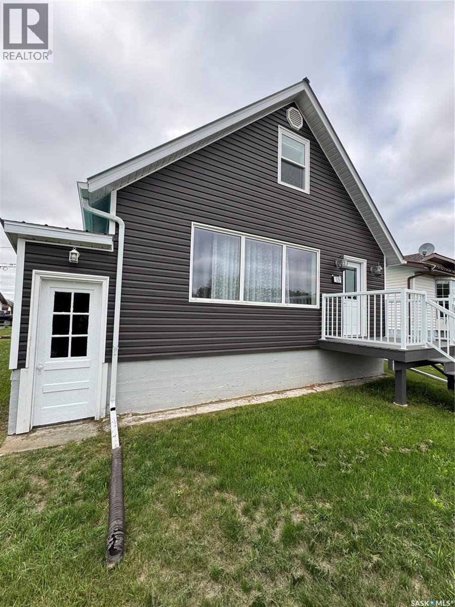 529 Albert Street, Hudson Bay, Saskatchewan  S0E 0Y0 - Photo 2 - SK018822