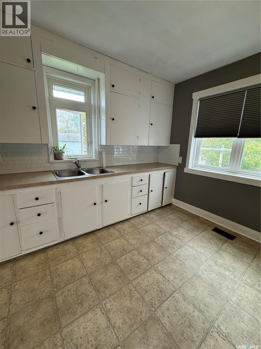 529 Albert Street, Hudson Bay, Saskatchewan  S0E 0Y0 - Photo 8 - SK018822