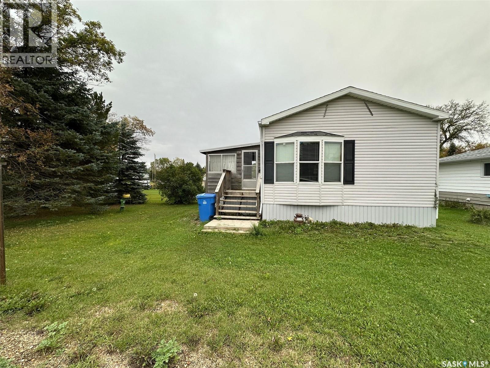 211 North Street, Stoughton, Saskatchewan  S0G 4T0 - Photo 1 - SK018843