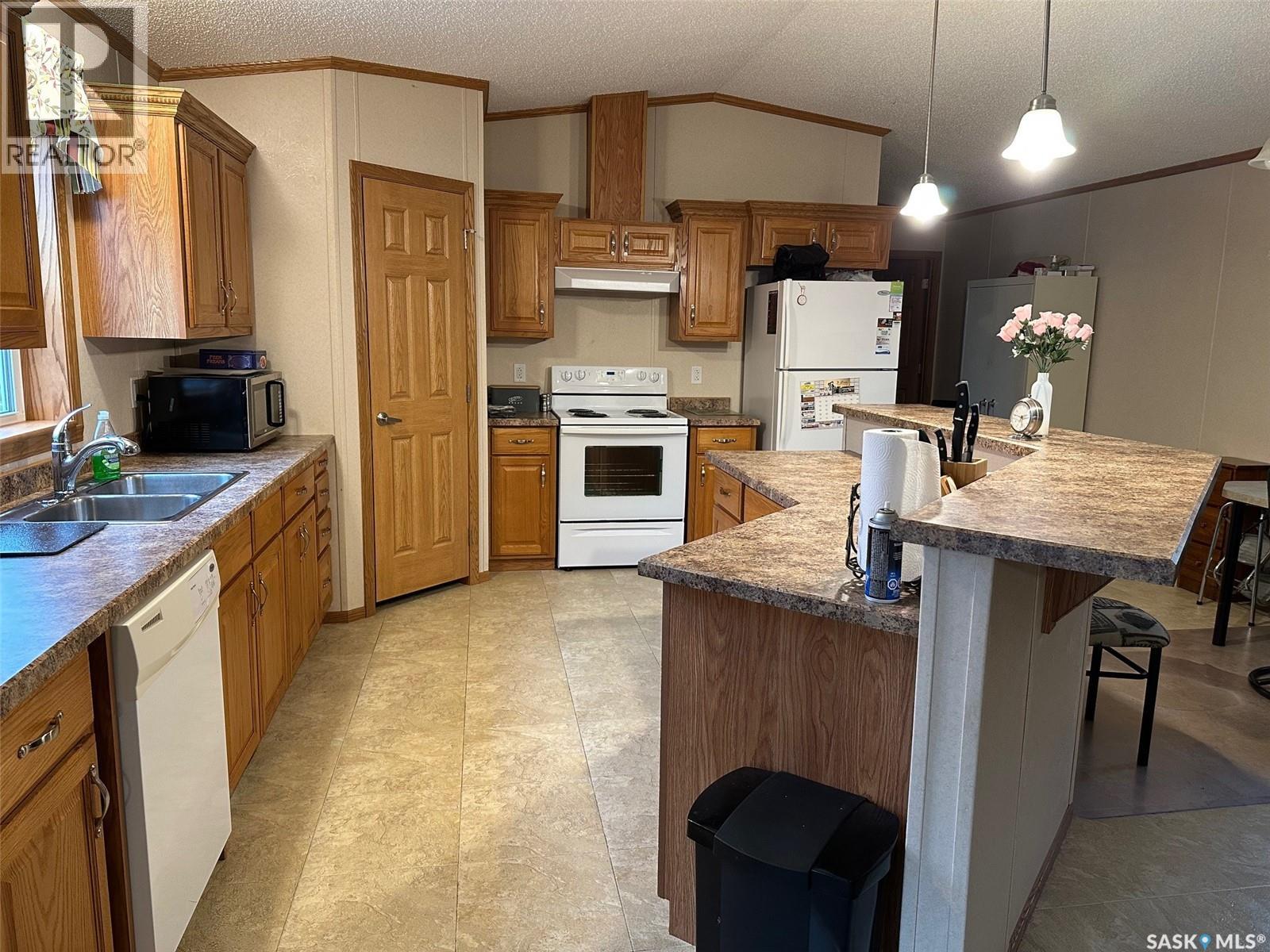 211 North Street, Stoughton, Saskatchewan  S0G 4T0 - Photo 2 - SK018843