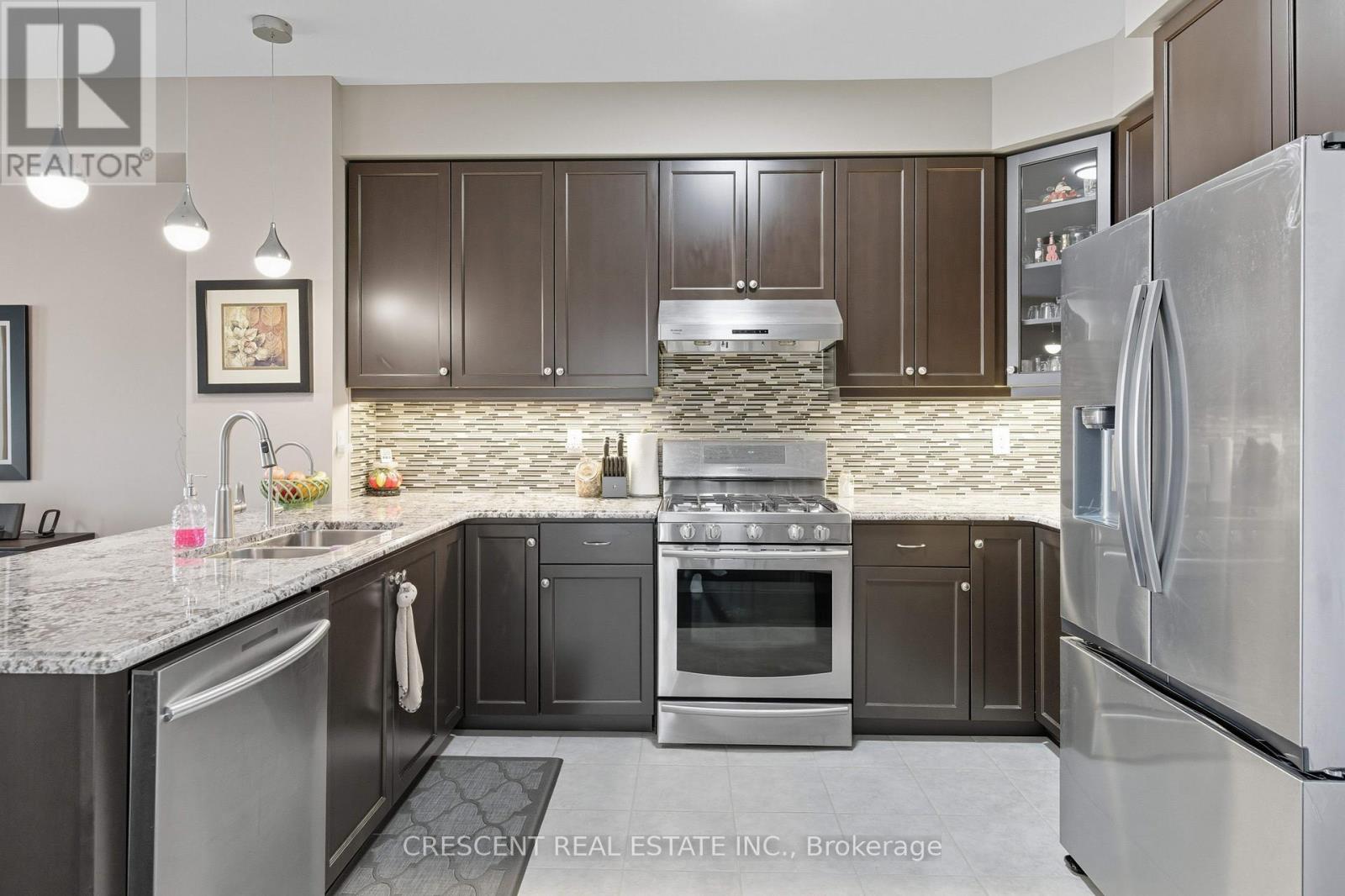 67 - 515 Winston Road, Grimsby, Ontario  L3M 4E8 - Photo 5 - X12412525