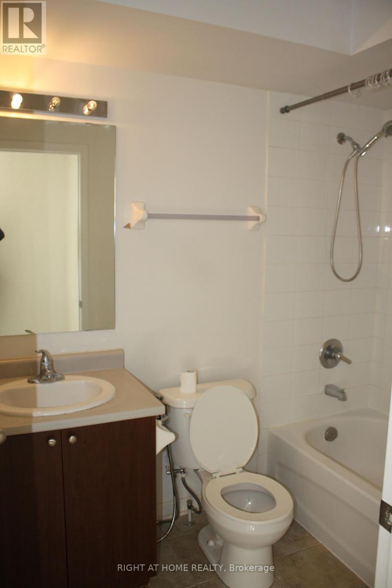 123 - 2891 Rio Court, Mississauga (Central Erin Mills), Ontario  L5M 0S3 - Photo 12 - W12414913
