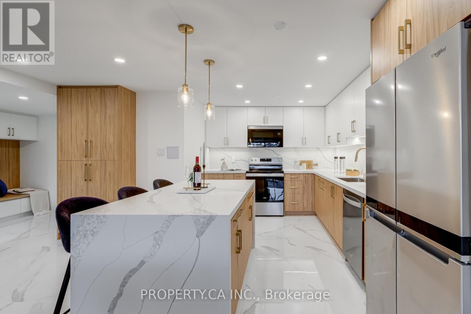 306 - 2175 Marine Drive, Oakville, Ontario  L6L 5L5 - Photo 6 - W12414920