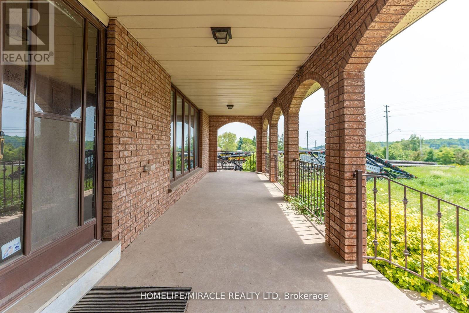 2101 Ninth Line, Oakville, Ontario  L6H 7G7 - Photo 11 - W12414963