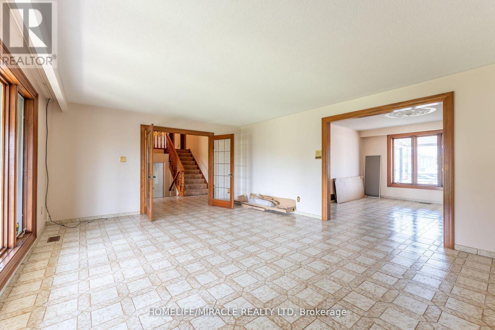2101 Ninth Line, Oakville, Ontario  L6H 7G7 - Photo 14 - W12414963