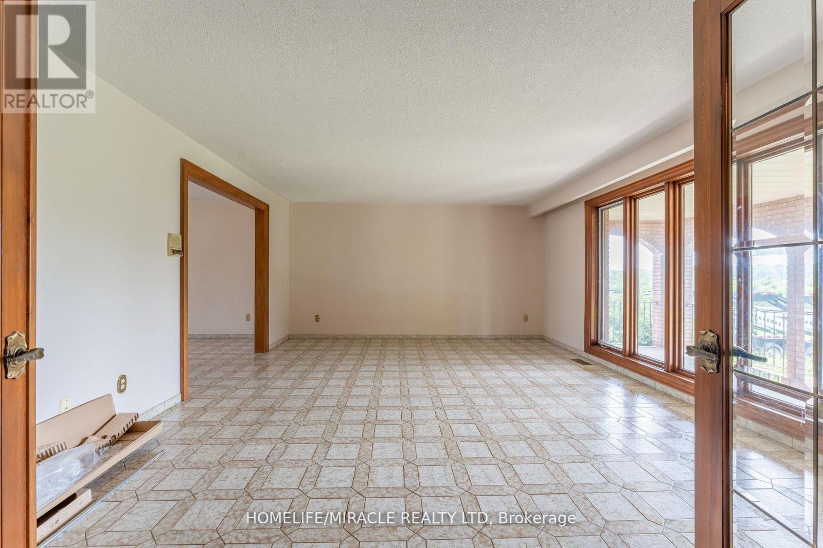 2101 Ninth Line, Oakville, Ontario  L6H 7G7 - Photo 15 - W12414963