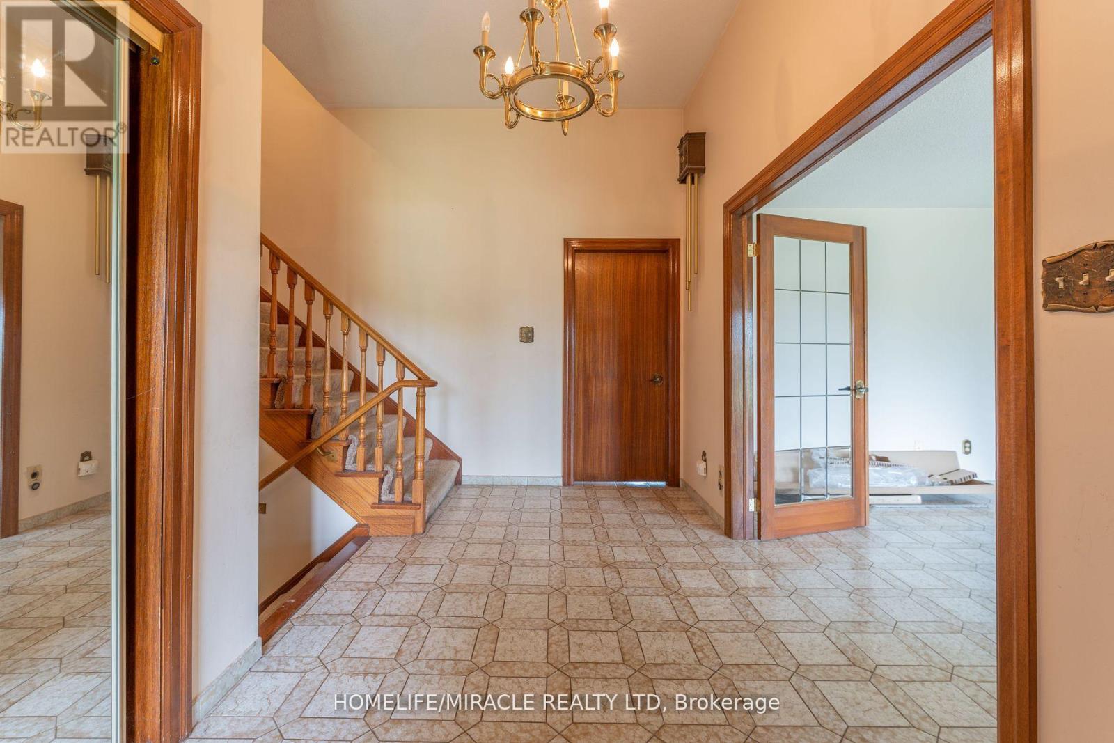 2101 Ninth Line, Oakville, Ontario  L6H 7G7 - Photo 16 - W12414963