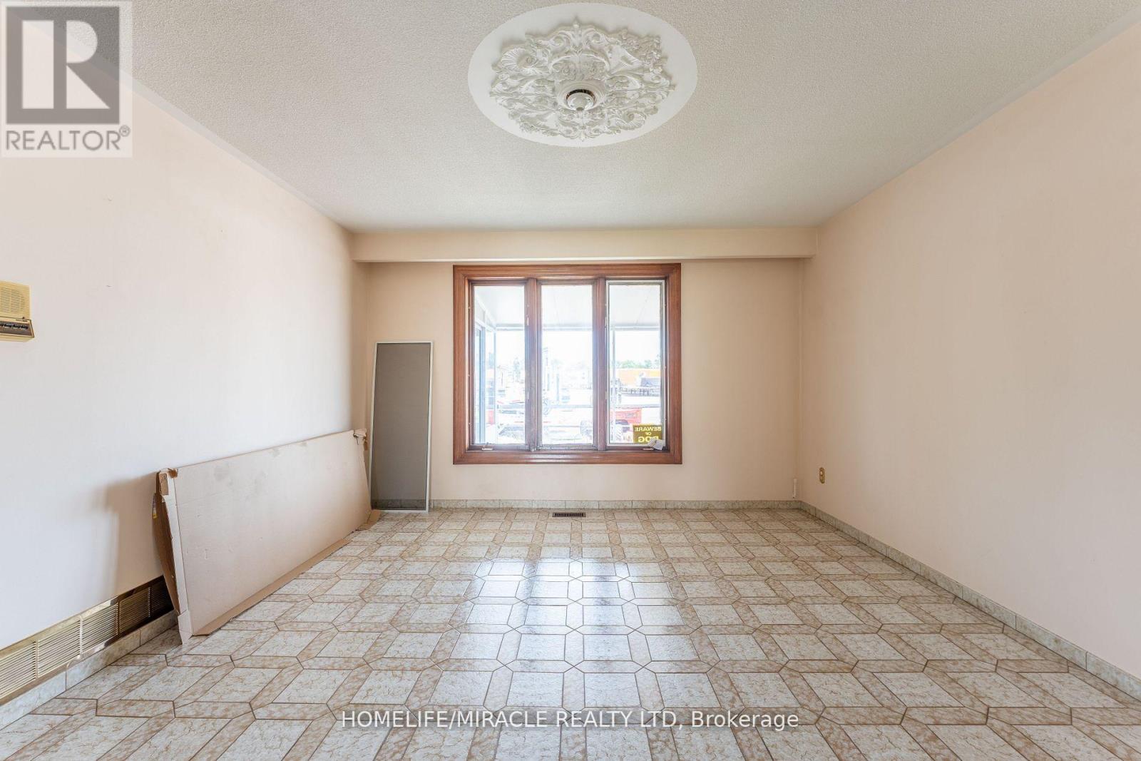 2101 Ninth Line, Oakville, Ontario  L6H 7G7 - Photo 17 - W12414963