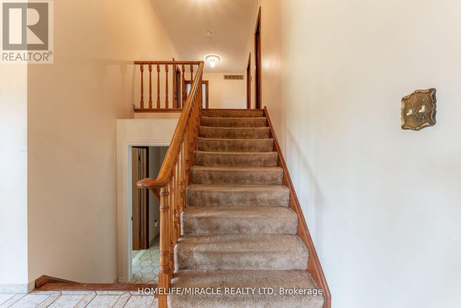 2101 Ninth Line, Oakville, Ontario  L6H 7G7 - Photo 20 - W12414963