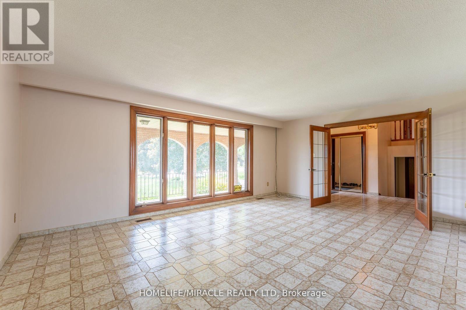 2101 Ninth Line, Oakville, Ontario  L6H 7G7 - Photo 23 - W12414963