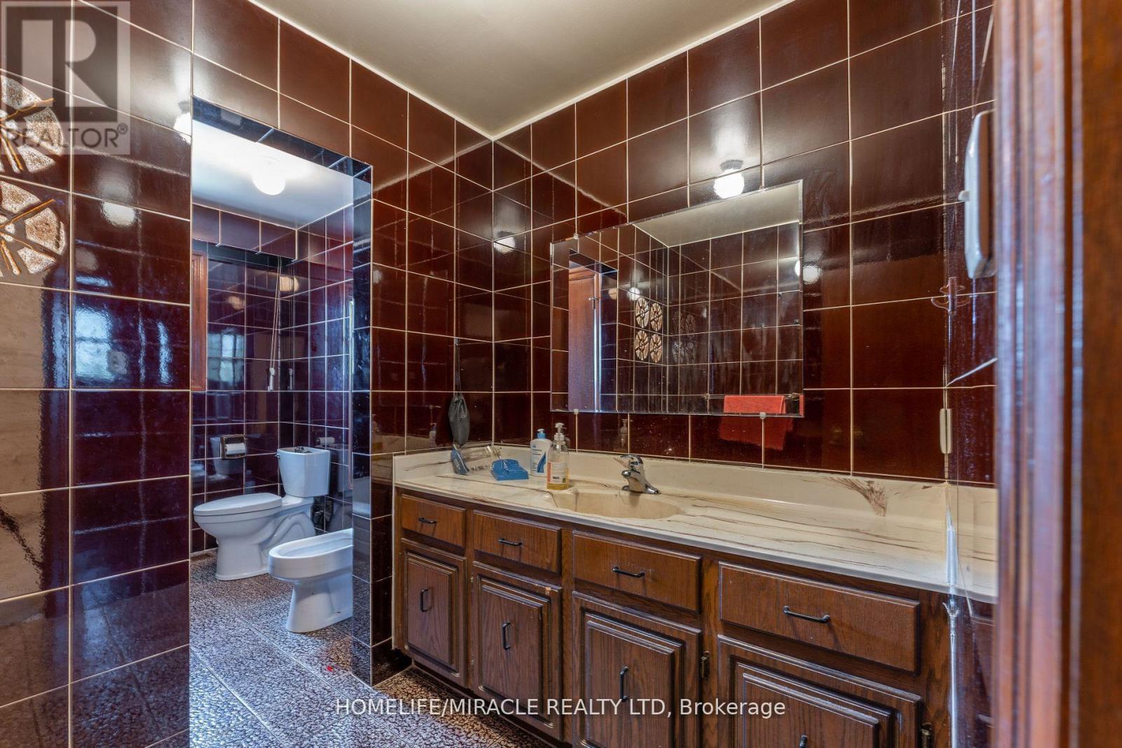 2101 Ninth Line, Oakville, Ontario  L6H 7G7 - Photo 28 - W12414963