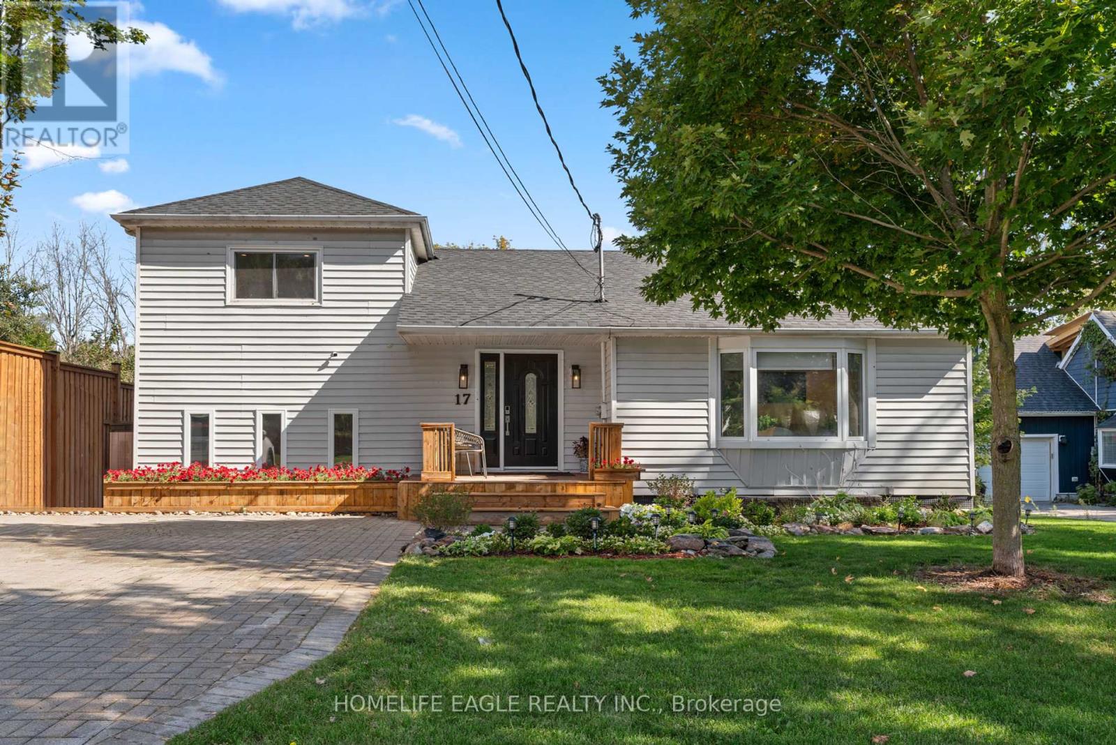 17 Toll Road, East Gwillimbury, Ontario  L9N 1G6 - Photo 3 - N12413404