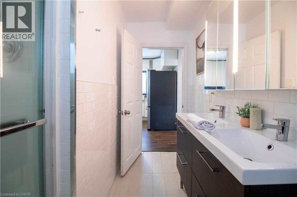 10 Manning Street, St. Catharines, Ontario  L2R 1H9 - Photo 24 - 40771730