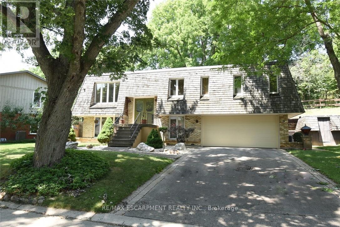 30 TERRACE DRIVE, Hamilton, Ontario