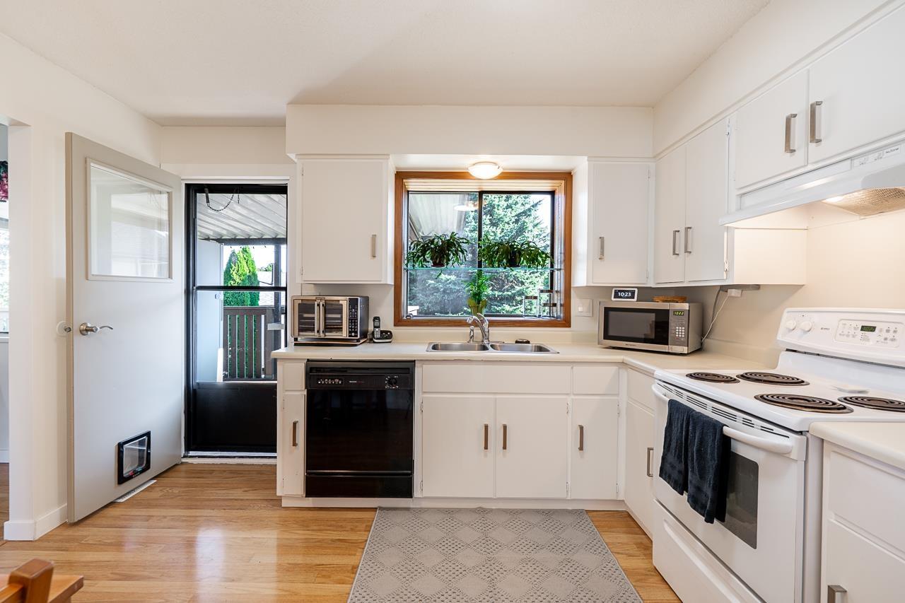 6576 132a Street, Surrey, British Columbia  V3W 8E2 - Photo 6 - R3049139